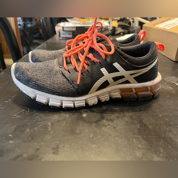 Coral ASICS - Picture 1 of 3